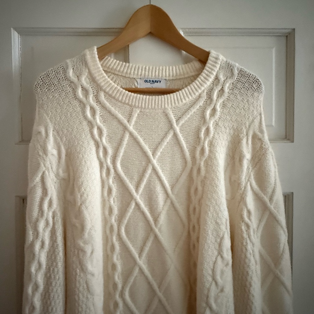 NWT Old Navy‎ Women's Ivory Cable Knit Sweater